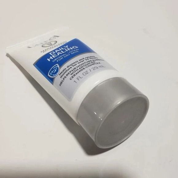 Curel Daily  Healing Lotion Mini Tube - Picture 3 of 4